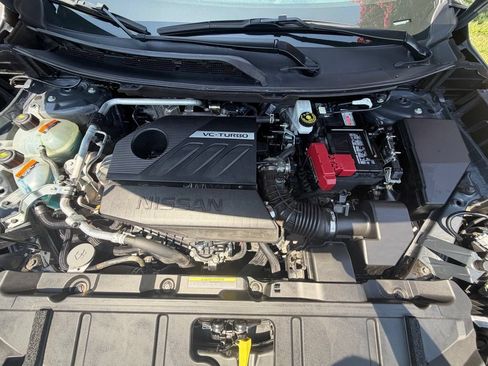 Used 2025 Nissan Rogue SV FWD image 17