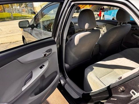 Used 2011 Toyota Corolla LE FWD image 13