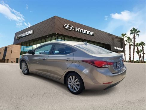 Used 2014 Hyundai Elantra SE w/ Option Group 02 image 2