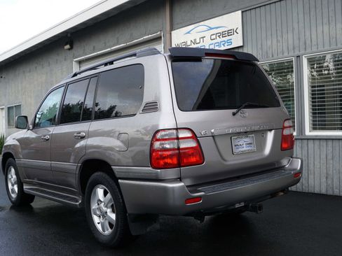 Used 2004 Toyota Land Cruiser image 16