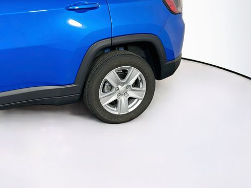 Used 2022 Jeep Compass Latitude w/ Sun and Sound Group AWD/4WD image 28