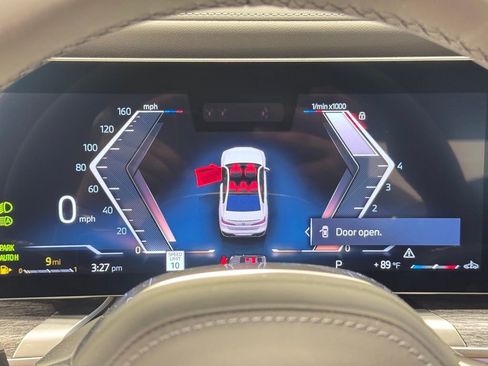 Used 2025 BMW 760i xDrive image 25