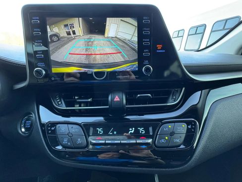 Used 2020 Toyota C-HR Limited image 34