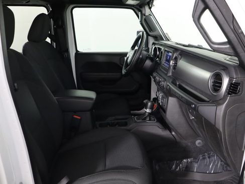 Used 2022 Jeep Wrangler Unlimited Sport AWD/4WD image 18