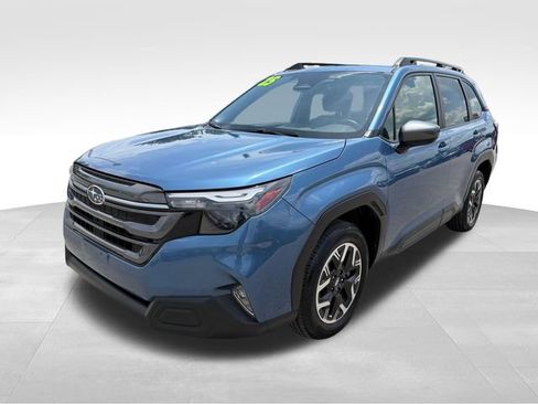 Certified 2025 Subaru Forester Premium w/ Convenience Package #1 AWD/4WD image 3