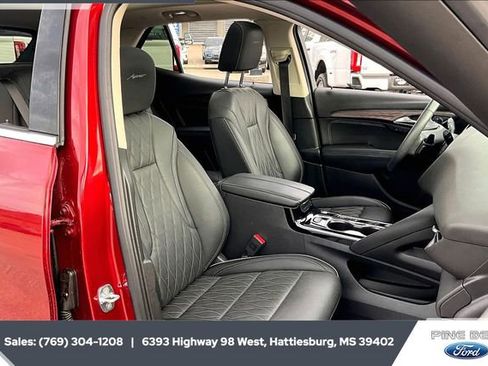 Used 2023 Buick Envision Avenir image 6