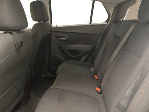 Used 2020 Chevrolet Trax LS w/ Tint and Cruise Package AWD/4WD image 18