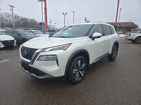 Certified 2023 Nissan Rogue SL w/ SL Premium Package image 3