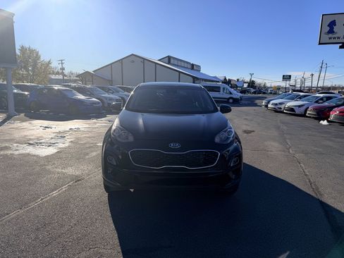 Used 2021 Kia Sportage LX image 3