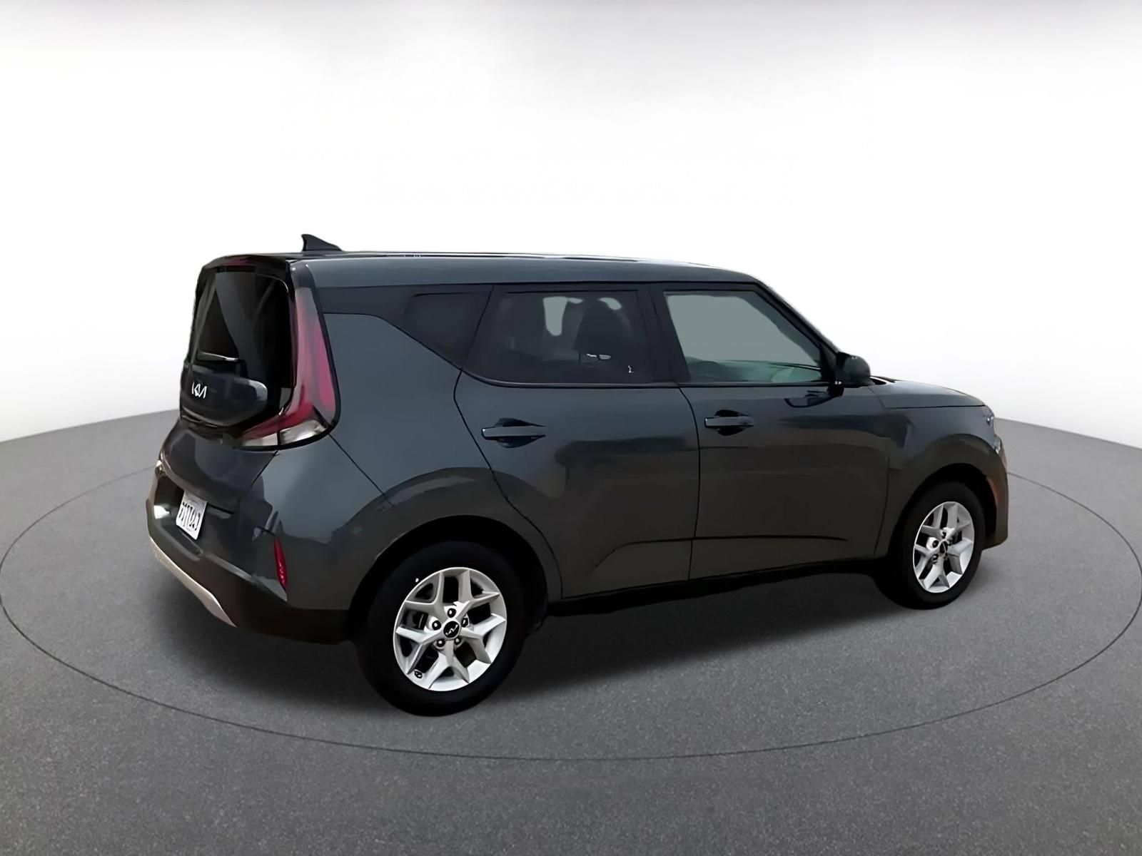 Used 2025 Kia Soul LX w/ LX Technology Package FWD image 14