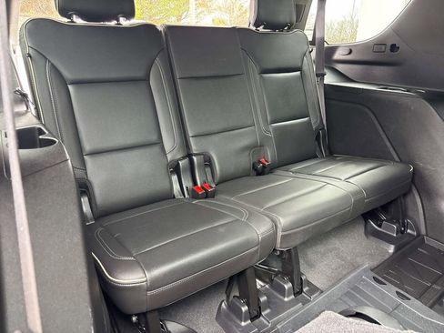 Used 2021 Chevrolet Tahoe Premier w/ Premium Package image 16