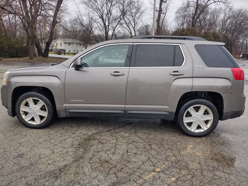 Used 2010 GMC Terrain SLE w/ Convenience Package image 4