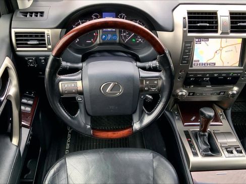 Used 2016 Lexus GX 460 image 5