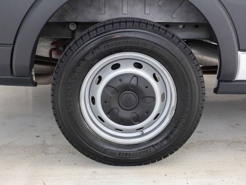 Used 2016 Ford Transit 350 XL image 28