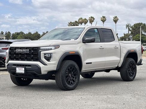 New 2026 GMC Canyon Elevation w/ LPO, Black Badging Package RWD image 6