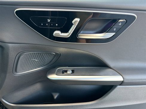 New 2025 Mercedes-Benz C 300 4MATIC Sedan image 18