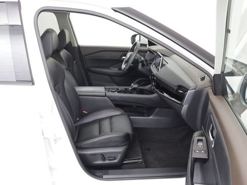 Used 2023 Nissan Rogue SL AWD/4WD image 19