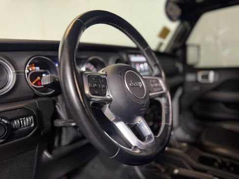 Used 2021 Jeep Wrangler Unlimited Sahara image 11