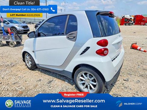 Used 2010 smart fortwo passion RWD image 3