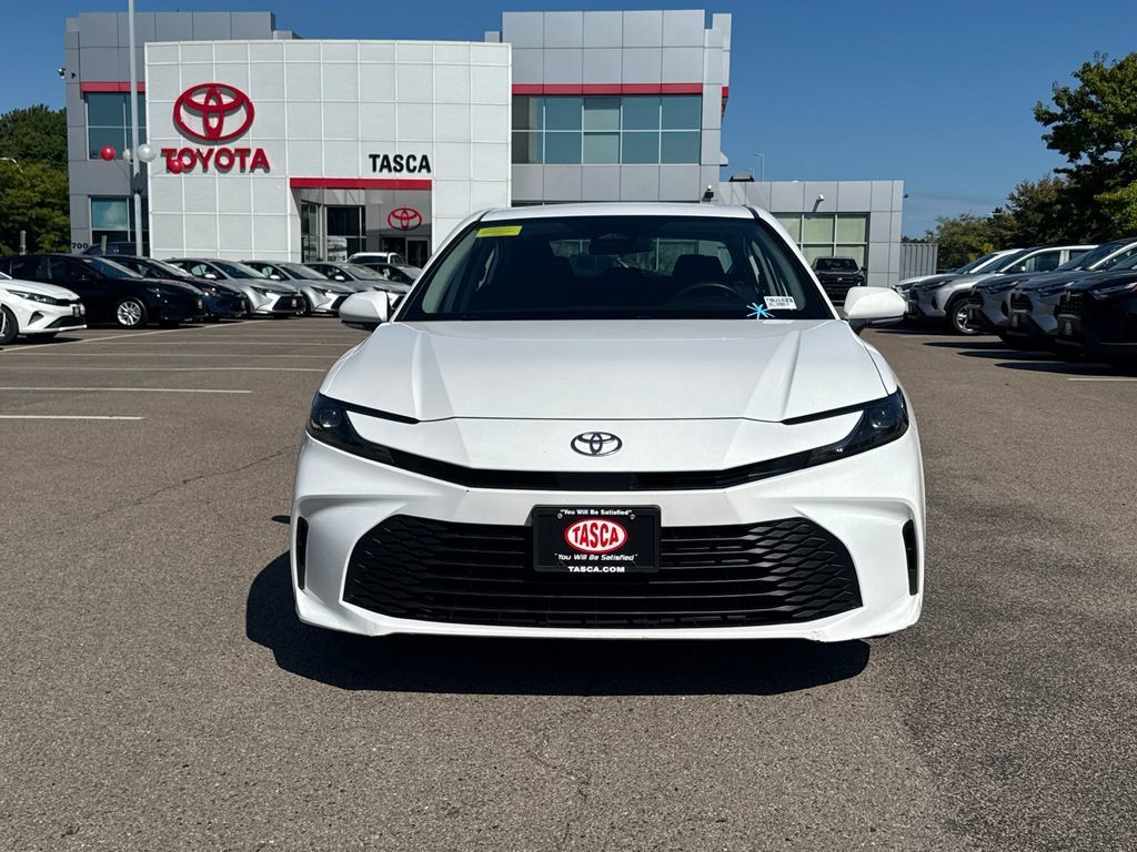 Used 2025 Toyota Camry LE FWD image 2