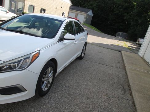 Used 2017 Hyundai Sonata SE FWD image 5