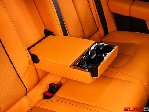 Used 2023 Rolls-Royce Cullinan Black Badge w/ Dark Exterior Package image 39