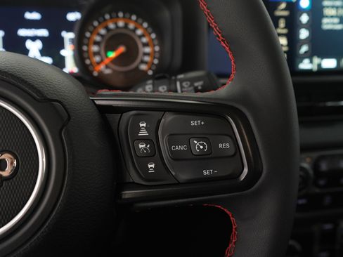 Used 2024 Jeep Wrangler Unlimited Rubicon w/ Convenience Group AWD/4WD image 27