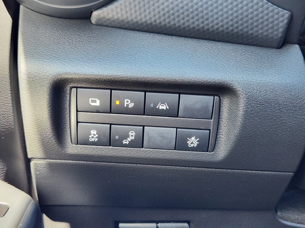 Certified 2025 Nissan Kicks Play S FWD image 18