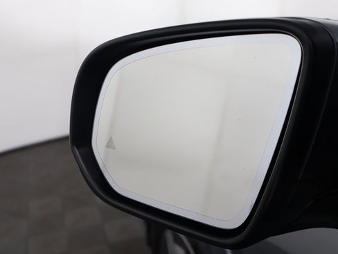 Used 2023 Mercedes-Benz GLE 450 4MATIC w/ AMG Line Exterior image 38