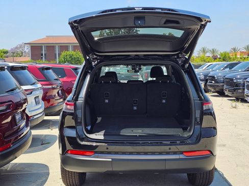 New 2026 Jeep Grand Cherokee Altitude RWD image 7
