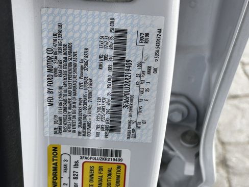 Used 2019 Ford Fusion SE FWD image 22