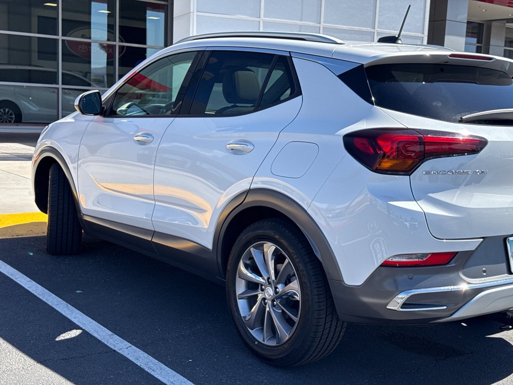Used 2020 Buick Encore GX Essence w/ Experience Buick Package FWD image 7