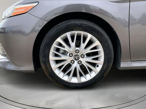 Used 2020 Toyota Camry XLE image 27