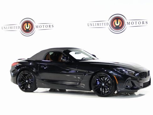 Used 2024 BMW Z4 M40i w/ Premium Package image 9
