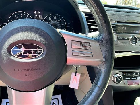 Used 2010 Subaru Outback 2.5i Premium AWD/4WD image 16