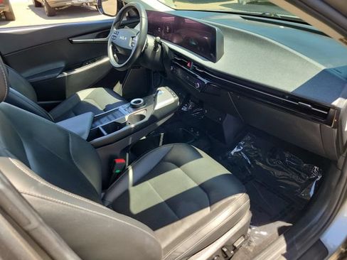 Used 2022 Kia EV6 Wind RWD image 19