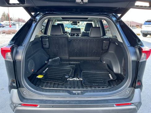 Used 2019 Toyota RAV4 Limited image 24