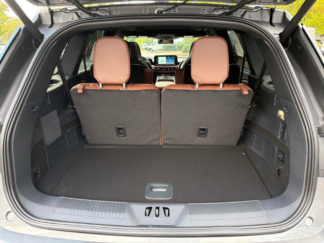 New 2027 Lincoln Aviator Reserve w/ Luxury Package RWD image 18