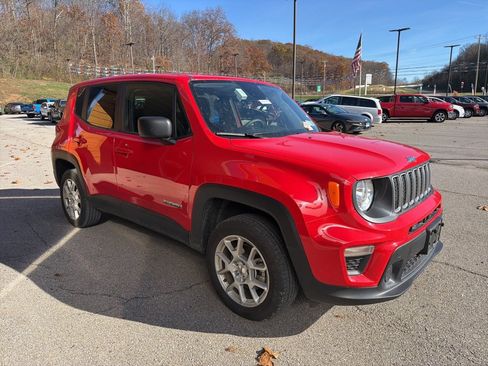 Used 2023 Jeep Renegade Latitude image 4