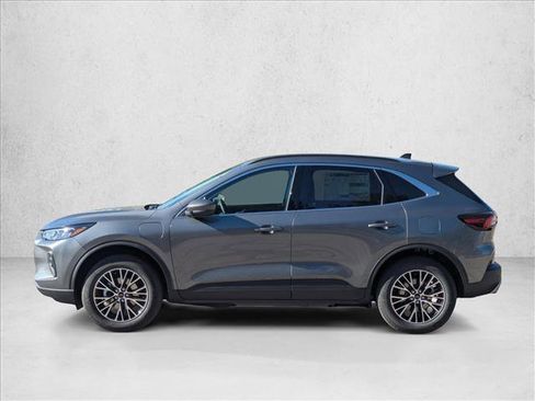 New 2026 Ford Escape SE w/ Class II Trailer Tow Package FWD image 9