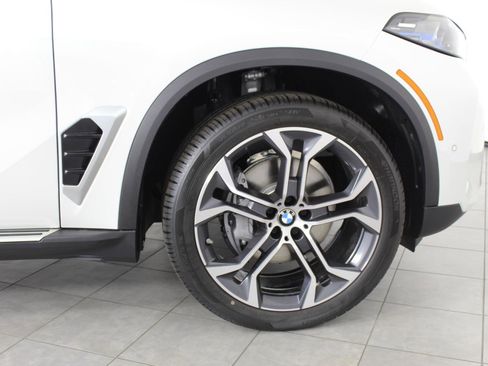 New 2026 BMW X5 sDrive40i w/ Climate Comfort Package image 20