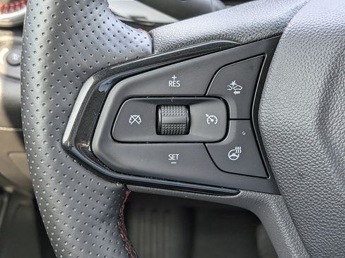 Used 2025 Chevrolet Trax RS w/ Driver Confidence Package FWD image 23