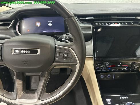 Used 2022 Jeep Grand Cherokee L Limited AWD/4WD image 22