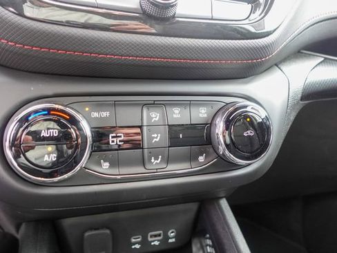 Used 2023 Chevrolet TrailBlazer RS w/ Sun and Liftgate Package image 19