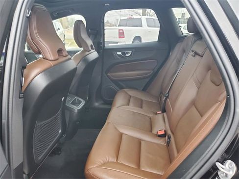 Certified 2025 Volvo XC60 B5 Plus image 28