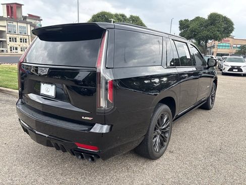 Used 2024 Cadillac Escalade ESV V w/ LPO, ONYX Package AWD/4WD image 5