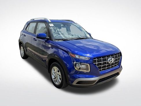 Used 2020 Hyundai Venue SEL w/ Convenience Package FWD image 3