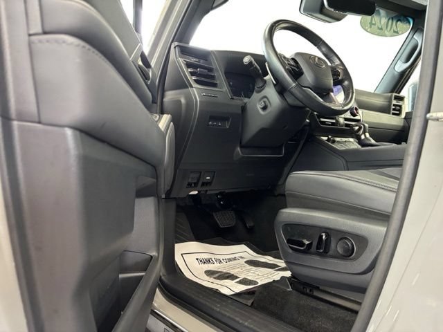 Used 2024 Lexus GX 550 w/ Cold Area Package AWD/4WD image 8