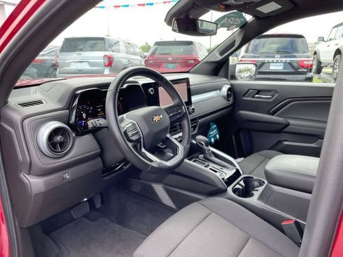 Used 2024 Chevrolet Colorado LT w/ LT Convenience Package RWD image 10