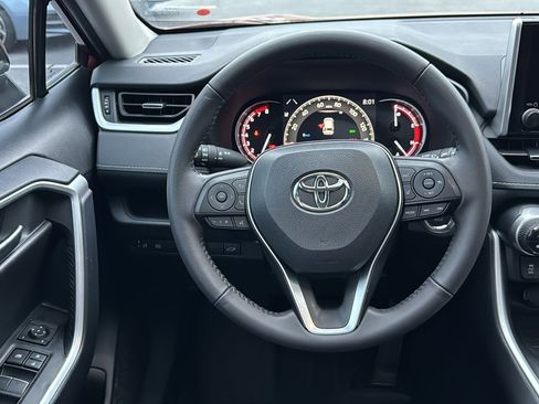 Used 2024 Toyota RAV4 XLE Premium FWD image 28